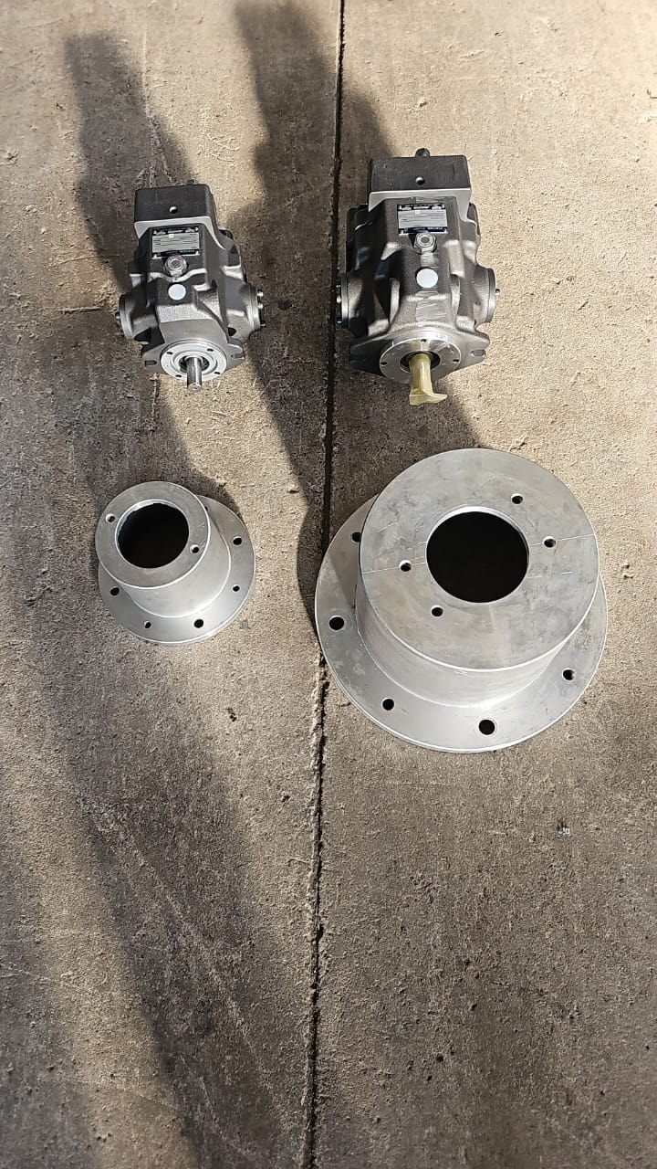 Hydraulic piston pumps & flanges — supplied to specification for mining